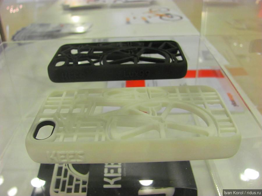 Йонас Самсон, чехол для iPhone. «YourKees» делает чехол для вашего айфона особенным. Каждый из них уникален. Они предоставляют шаблон, а клиент предлагает собственный дизайн, который воплощается при помощи новейших 3D  технологий печати. 