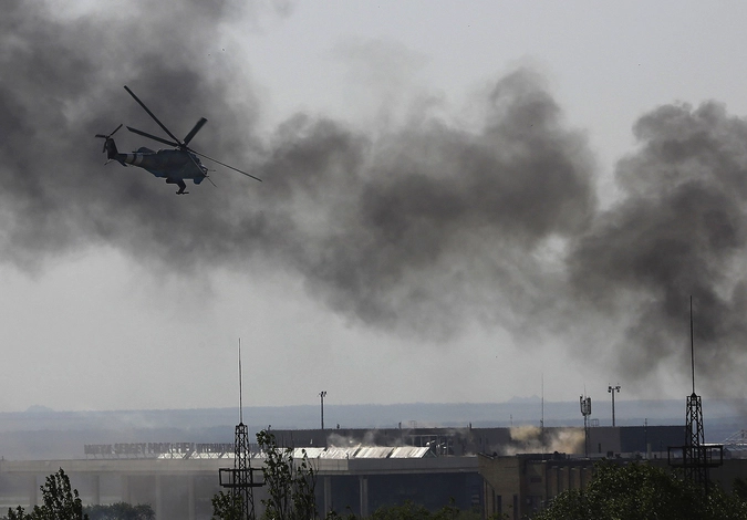 Вертолет украинской армии над Донбасом