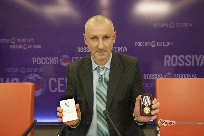 Валерий Подьячий был награжден в Москве медалью за вклад в воссоединение России и Крыма, но работать ученым ему не позволяла украинская судимость