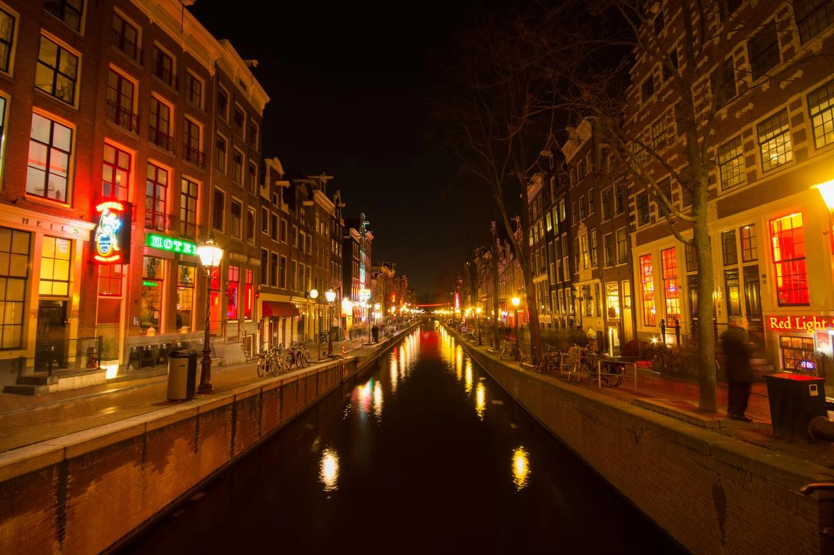 Дешевые проститутки города Амстердам