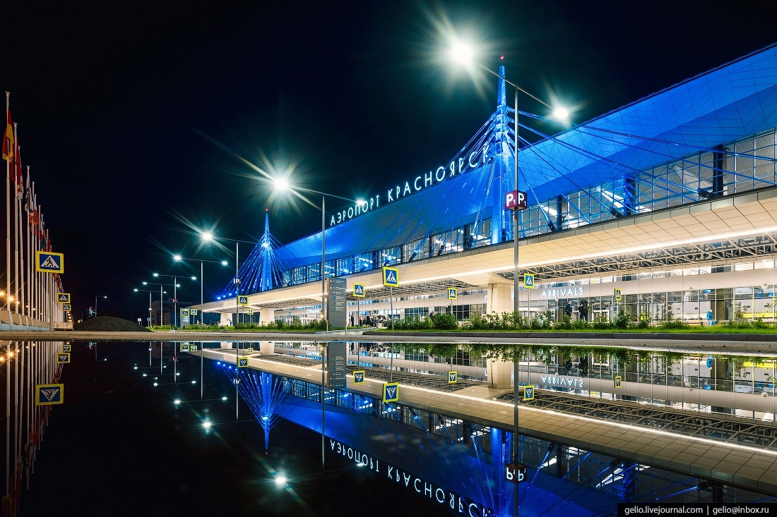 8. Аэровокзальный комплекс аэропорта Красноярск состоит из двух терминалов. В сумме они могут обслуживать до 1300 пассажиров в час на отправление.