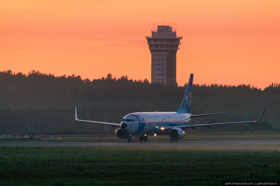 33. Boeing 737-800 авиакомпании NordStar в ливрее с U-лайкой — символом Универсиады-2019.