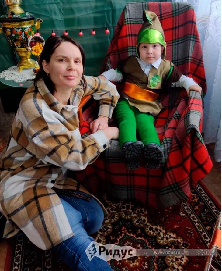 Ваня поздравляет всех с наступающим Новым годом Ваня поздравляет всех с наступающим Новым годом
