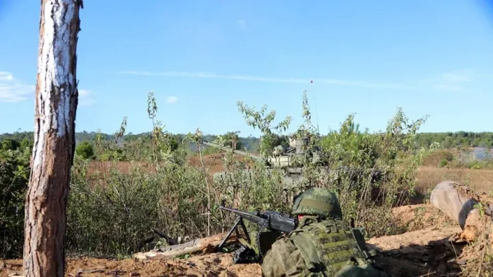 На видео сняли стрельбу по спецназовцам в упор боевыми патронами - Российская газета